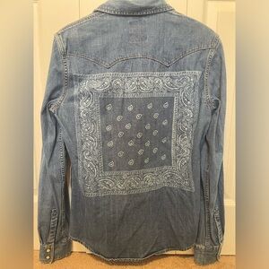 Levi’s Pearl Snap Denim Button Down Small Western Bandana